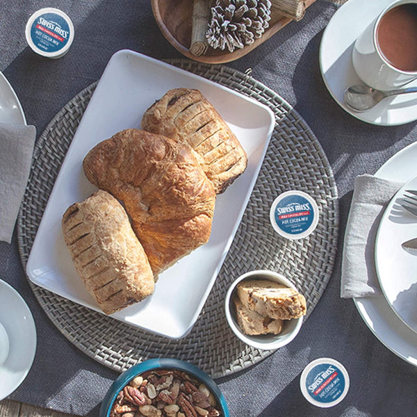 Load image into Gallery viewer, Swiss Miss Milk Chocolate Hot Cocoa, Keurig K-Cup Pods, Box of 44 K-cups
