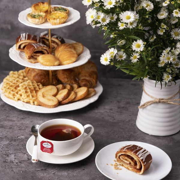 Load image into Gallery viewer, Twinings of London English Breakfast Tea, Keurig K-Cup Pods
